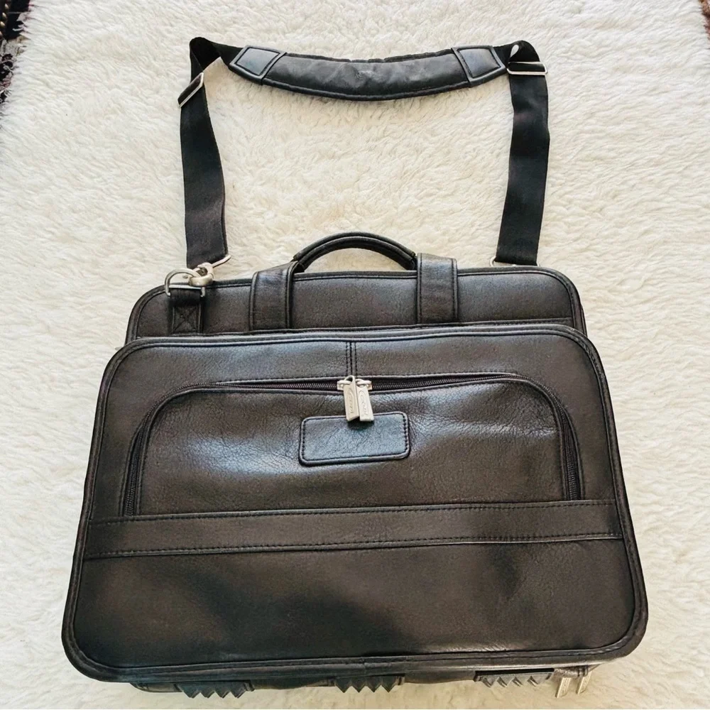 CODI Sophisticated Genuine Black Leather Briefcase/Laptop Unisex Bag 14”x11””x5”